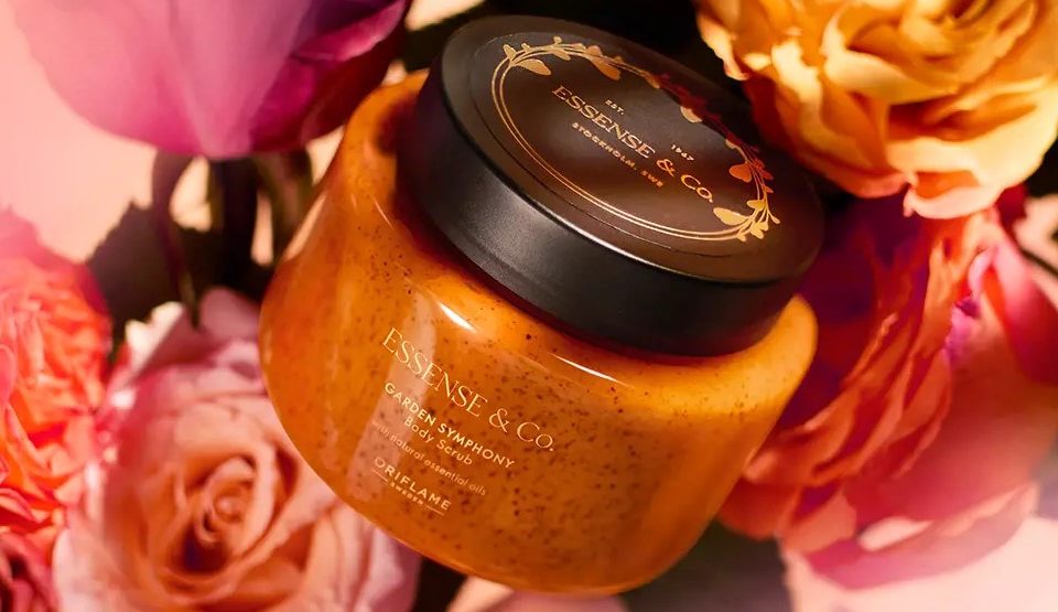 Essense & Co. Garden Symphony Scrub Σώματος – Απολέπιση & Μεταξένια Επιδερμίδα